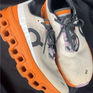 ON- Cloudmaster. Fawn/Tumeric